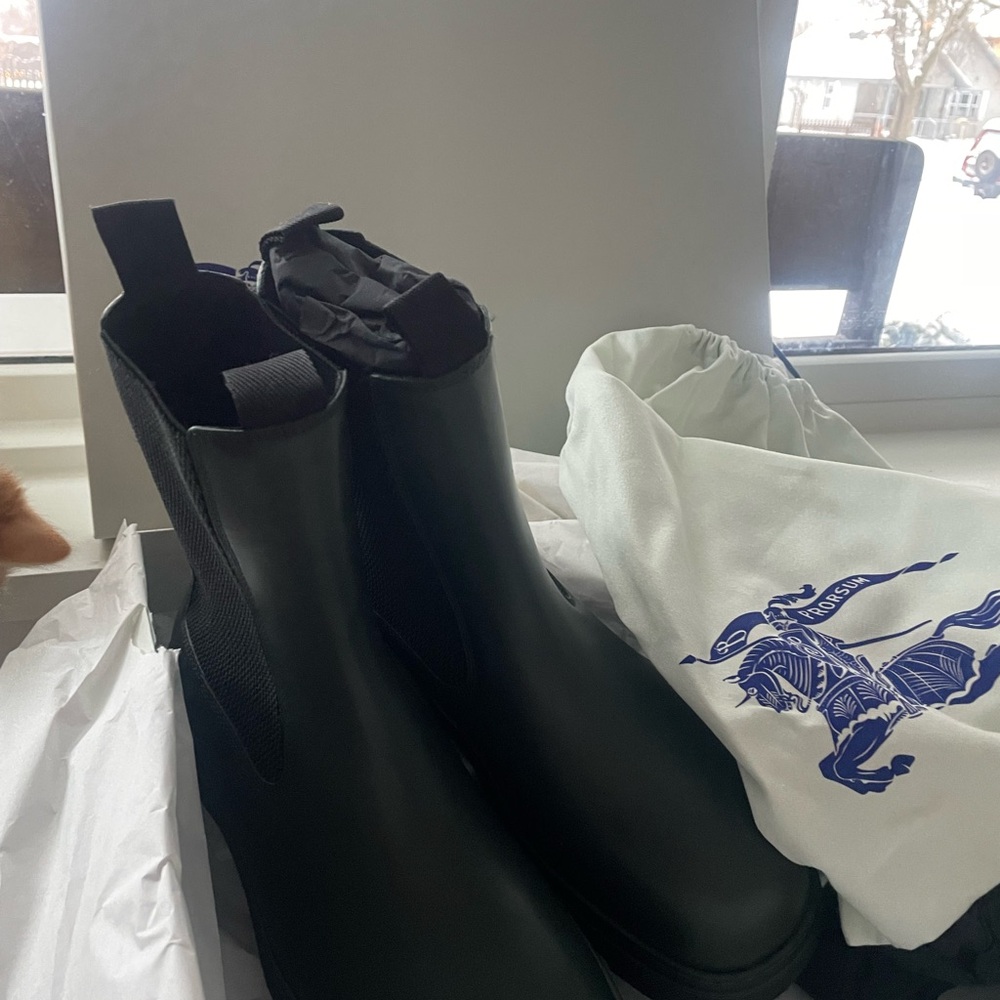 Burberry Chelsea Boot Sz 39 - Picture 8 of 9
